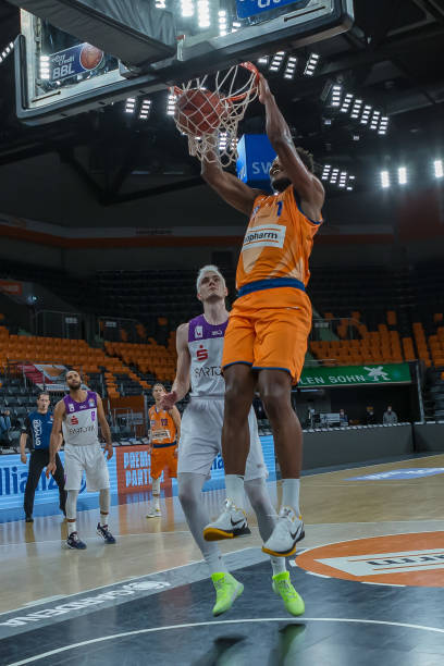 强队半决赛 强队半决赛